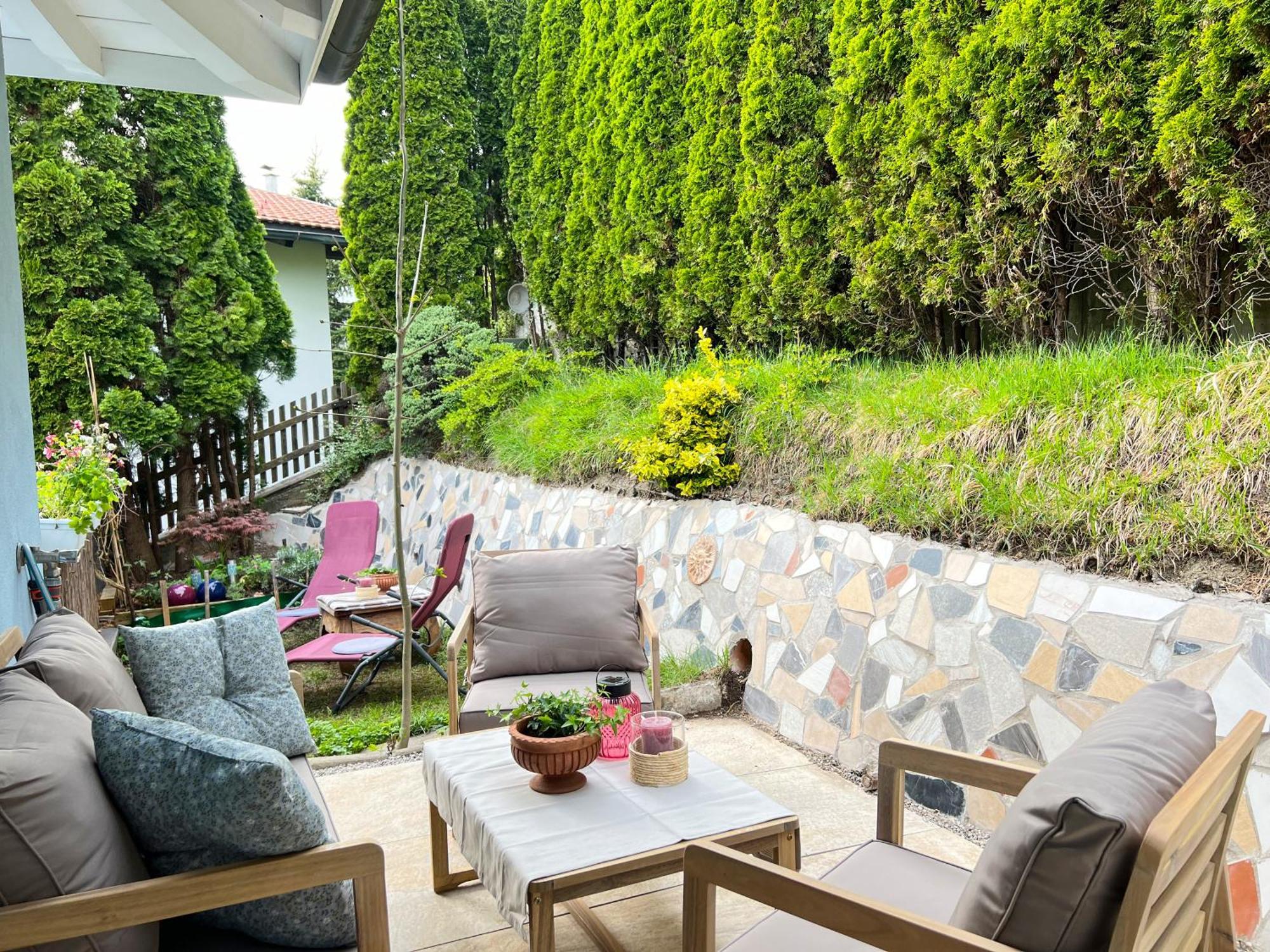 Sunny Mountain Loft - Terrace & Garden Apartment